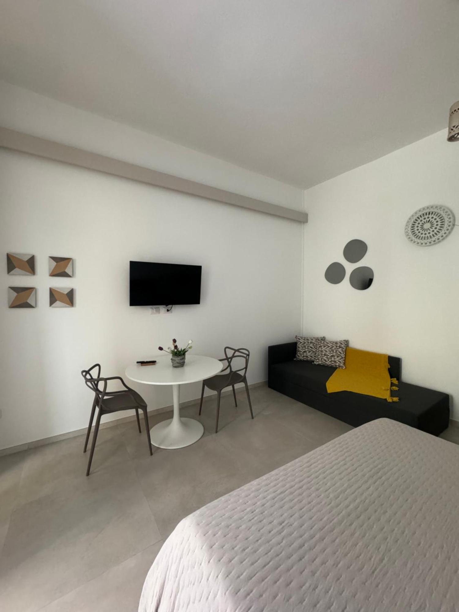 Zefiro Suites Lecce Ngoại thất bức ảnh